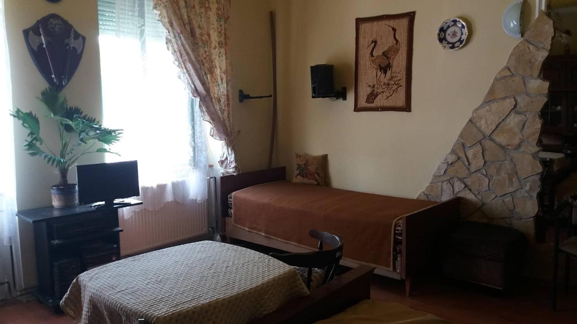 Nicolaj Vendeghaz Es Tanya Hotel Ngoại thất bức ảnh